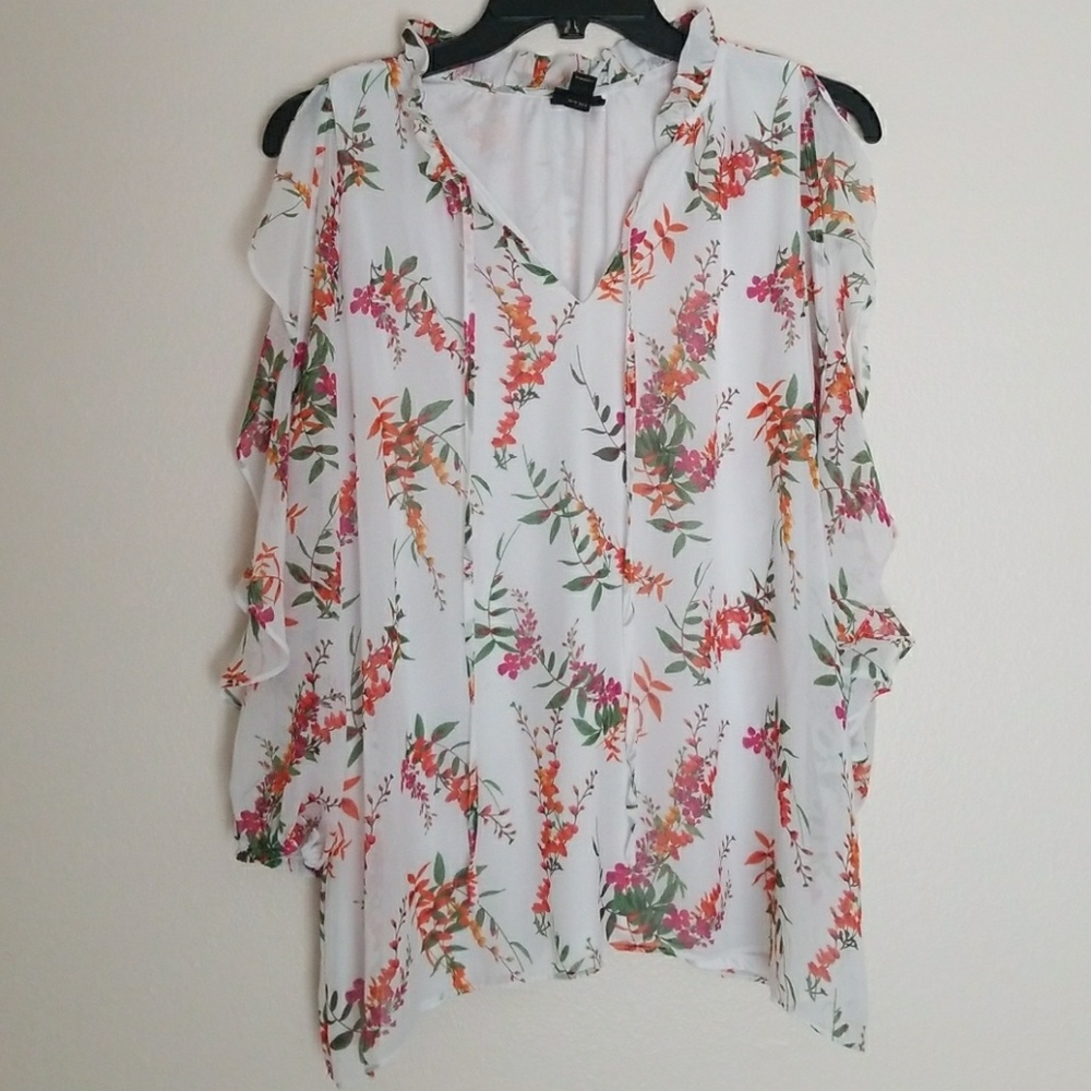 🤑 BOGO Sheer open sleeve blouse